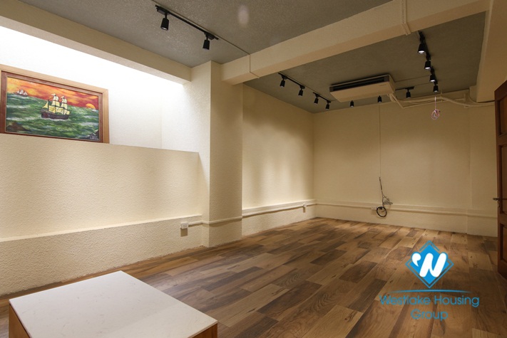  Massive ambassador corner villa for rent in Vinhomes Riverside - Long Bien